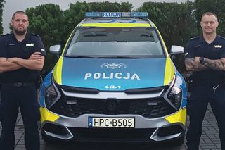 Niebywała odwaga policjantów. Wynieśli z płonącego budynku niepełnosprawnego mężczyznę!