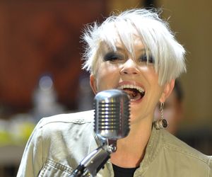 Małgorzata Ostrowska sama wypracowała swój niepodrabialny styl. Dosłownie!