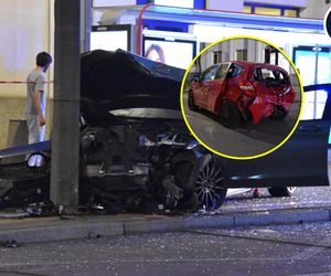Warszawa: Mercedes wjechał w przystanek autobusowy! Słup uchronił od większej tragedii?!