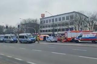 Tragiczny wypadek na Puławskiej. Karetka zderzyła się z samochodami, jedna osoba nie żyje