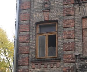 Opuszczona zabytkowa kamienica przy ul. Sienkiewicza w Białymstoku