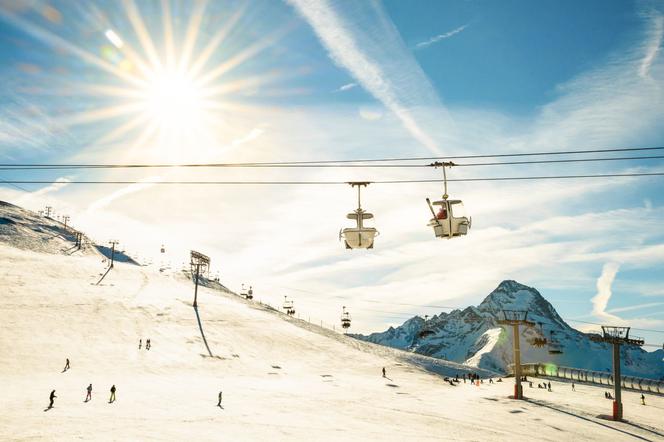 Stacja narciarska POLANA SOSNY: dobra dla początkujących i rodzin z dziećmi