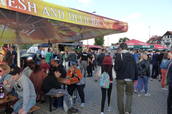 Food trucki w Iławie przyciągnęły tłumy. Jedzonko w  ramach dni miasta