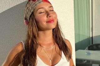 Ukochana Piotra Żyły wystawia dekolt w windzie! Od gorącego zdjęcia Marceliny Ziętek topnieją lody, to trzeba zobaczyć!