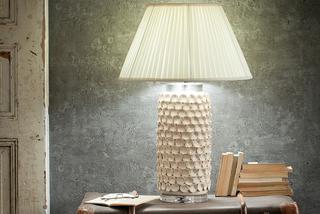 Lampa stołowa ceramiczna z przestrzennym motywem muszelki