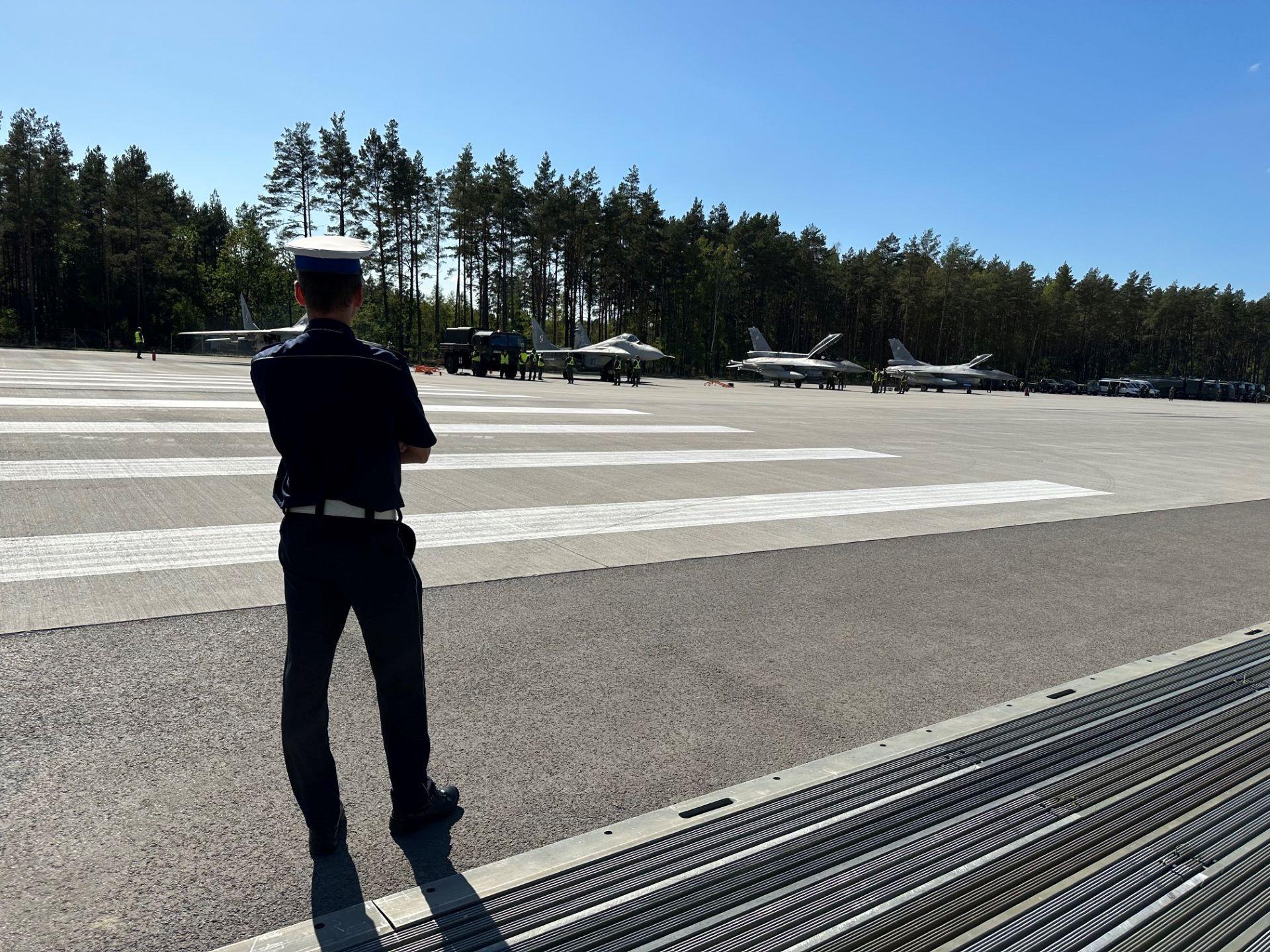 Policja pilnowała bezpieczeństwa na Route 604