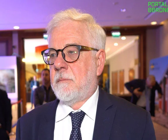 Były szef MSZ z PiS ostro o Sikorskim. Mówi o systemie łupów. Konflikt o ambasadorów w tle