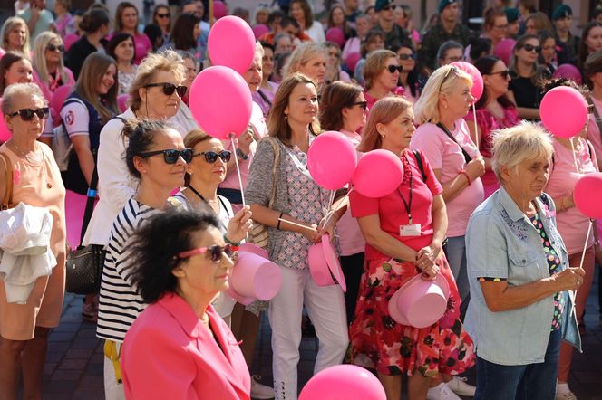 W centrum Lublina królował róż! Przez miasto przeszedł Marsz Różowej Wstążki