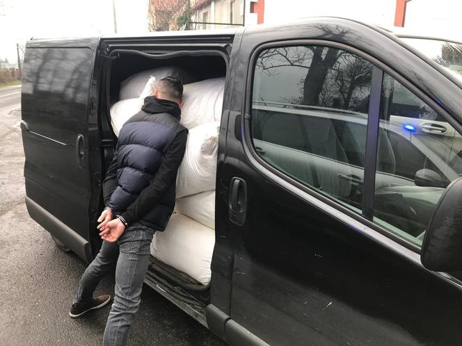 Pościg za busem przewożącym nielegalny tytoń