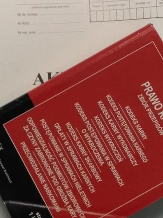 Wpadł bo za głośno imprezował