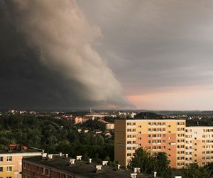 Nawałnice nadciągają nad Polskę. W tych regionach burze będą najmocniejsze