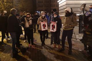Strajk Kobiet w Katowicach. Około 200 osób zebrało się przed Archikatedrą po opublikowaniu wyroku Trybunału Konstytucyjnego [ZDJĘCIA, WIDEO]