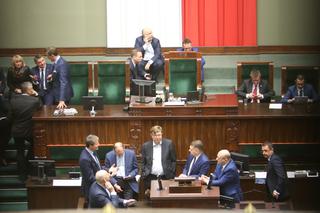 WAŻNE głosowania w Sejmie! Projekty zmian w ordynacji wyborczej trafiają do komisji [RELACJA NA ŻYWO]