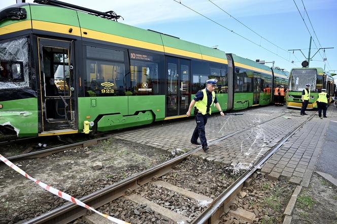 Dwa tramwaje zderzyły się 8 bm. na ul. Hetmańskiej w Poznaniu. Poszkodowanych zostało 15 osób. Jedna jest w stanie ciężkim