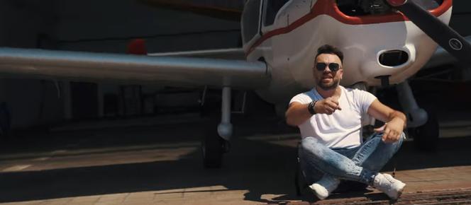 LukasM wraca po dłuższej przerwie. Nowość disco polo – „Najlepszy” przedpremierowo tylko w VOX FM! Kiedy?