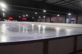 Lodowisko przy hali Urania otwarte. Olsztyn ma już trzy takie obiekty [ZDJĘCIA]