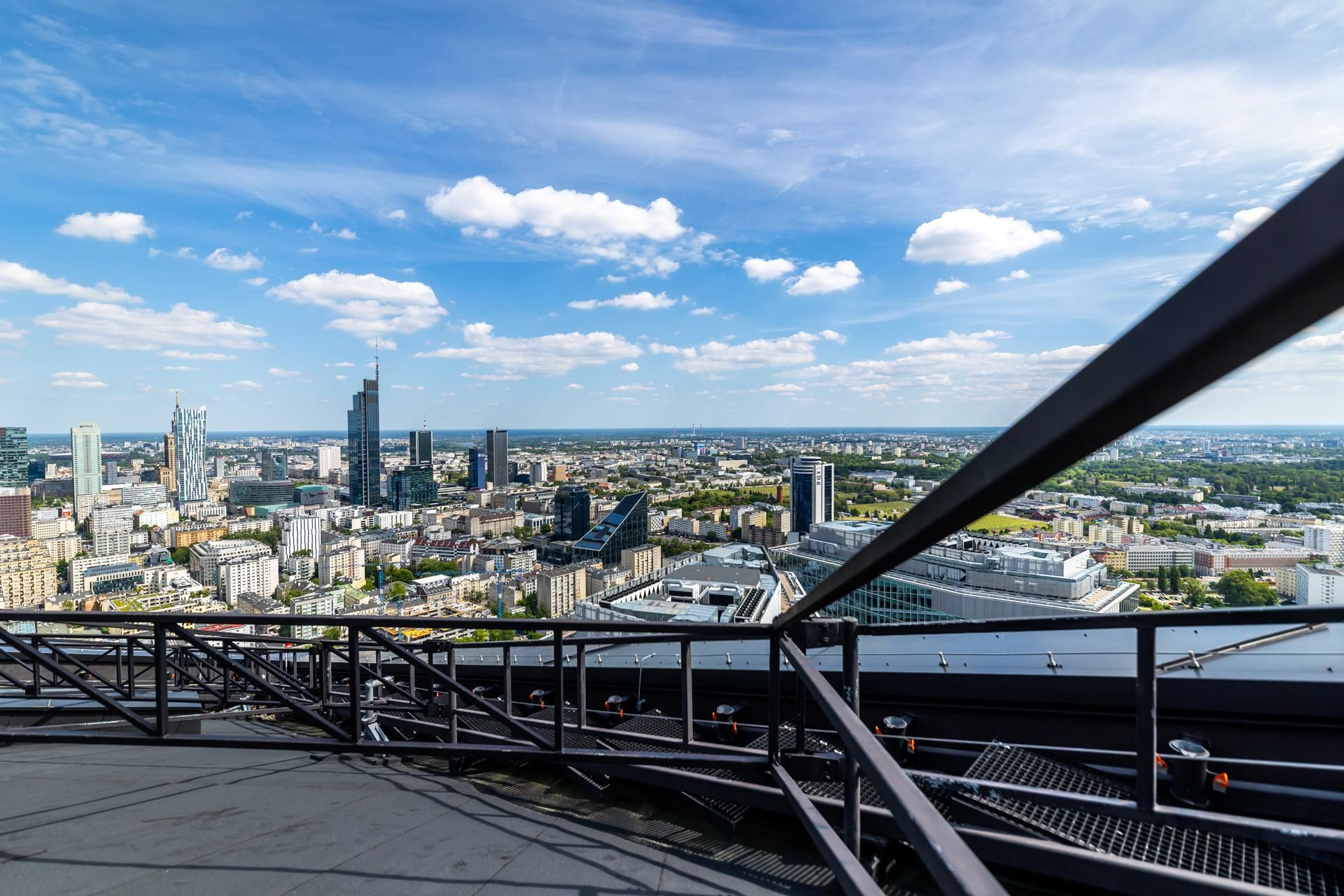 Panorama Warszawy z wieżowca Skyliner