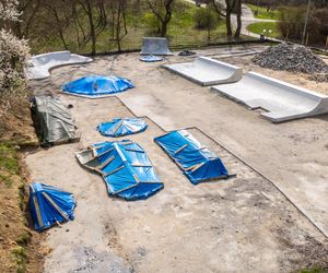 Budowa skateparku do jazdy na deskorolce, park im. Romana Kozłowskiego