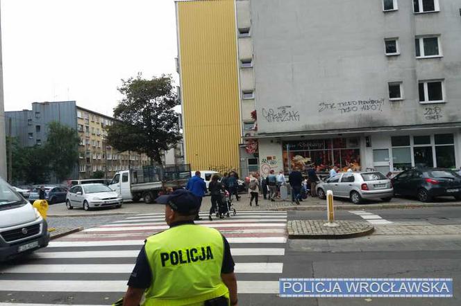 Policjanci zwracają szczegolną uwagę na przejścia dla pieszych