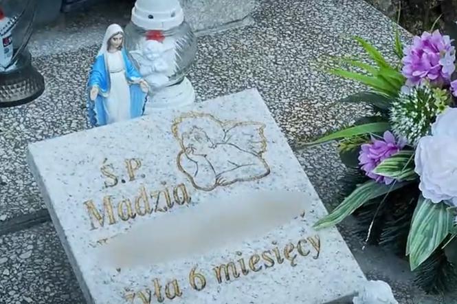 Tak wygląda grób Madzi z Sosnowca 10 lat po jej śmierci. Aniołek czuwa nad jej duszyczką 