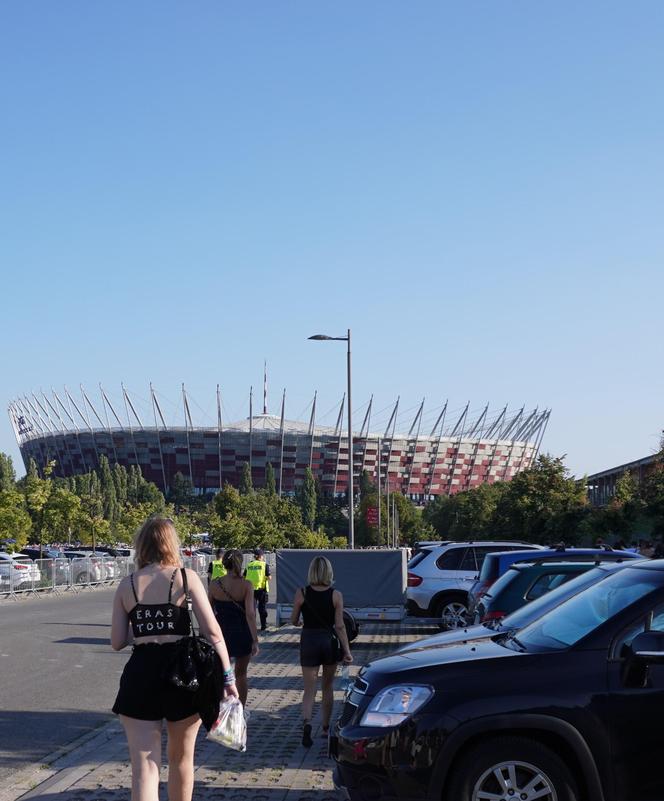 Fani Taylor Swift w drodze na Stadion Narodowy. Koncert N1 1.08.2024