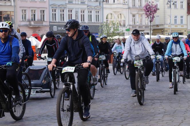 Bydgoszczanie na rowerach rozpoczęli nowy sezon turystyczny! Chętnych nie brakowało [ZDJĘCIA]