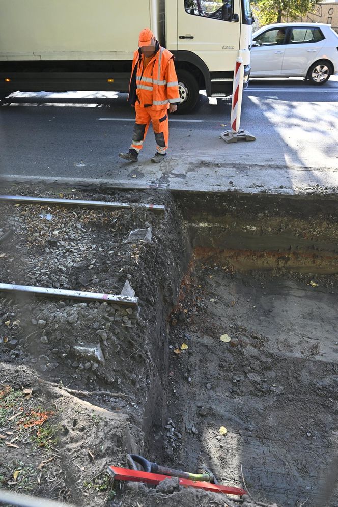 Remont torów na Waszyngtona. Pasażerowie osłupieli, chaos na przystankach