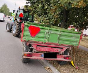 Traktorzysta z Rypina spowodował kolizję, po czym wezwał policję. Na jaw wyszły jego grzechy