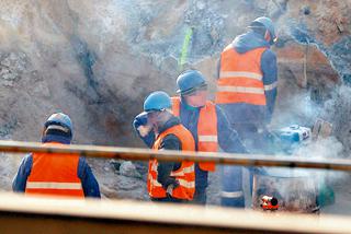 WARSZAWA: Mróz zatrzymał metro