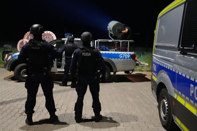 Nowy komunikat policji po obławie w Starej Wsi. Tak odpowiadają na zarzuty