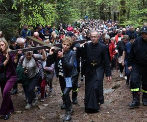 Droga krzyżowa Nowa Słupia - Święty Krzyż. 18 kwietnia 2025