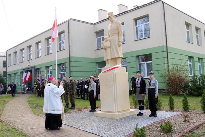 Urwali głowę generałowi