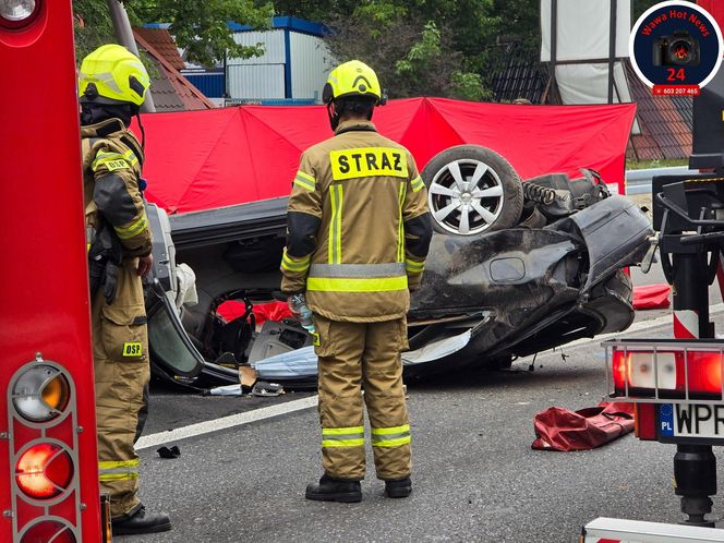 Tragedia w Piastowie. Dachowała samochodem, nie żyje