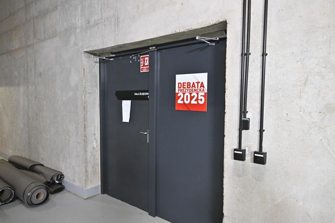 Ostatnie chwile przed debatą kandydatów