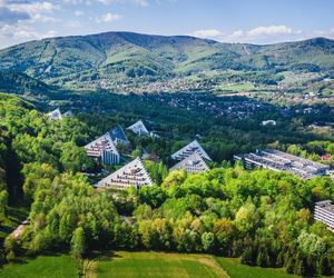 Najdziwniejszy budynek w województwie śląskim. To betonowa Utopia w Sercu Beskidów