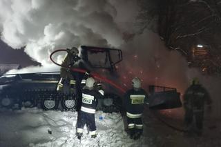 Nocny pożar na stoku narciarskim w Szczawnicy. Ratrak płonął jak pochodnia