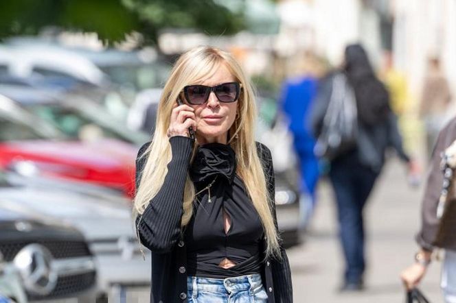 Monika Olejnik w butach Miu Miu za krocie i porwanych dżinsach! Ta stylizacja szokuje