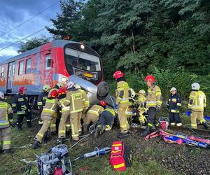 Wypadek w Barcicach. Trwa śledztwo. Czy kierowca osobówki był trzeźwy? 