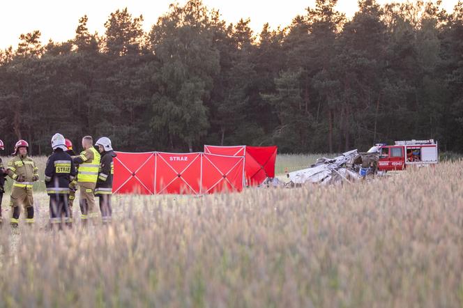 Katastrofa lotnicza w Rębielicach Królewskich. Rozbiła się awionetka, dwie osoby nie żyją 
