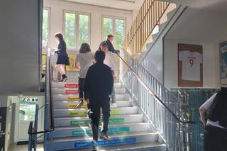 Egzamin ósmoklasisty 2023. Uczniowie z Olsztyna zmierzyli się z językiem polskim [ZDJĘCIA]