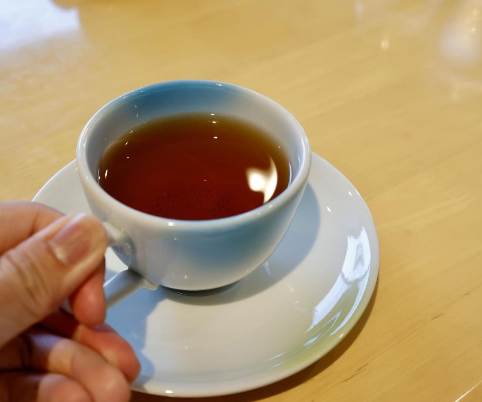 Zielona herbata inna niż wszystkie? 6 kluczowych korzyści prażonej hojichy