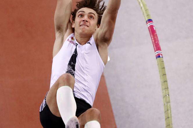 Armand Duplantis skoczył 6,03 m w hali w Rouen