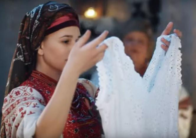 Zniewolona. Sukienka dla Katii (Katerina Kowalczuk)