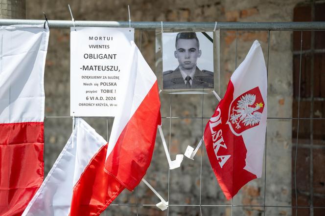 Mateusz oddał życie za ojczyznę. Tak warszawiacy podziękowali mu za służbę. Łzy same napływają do oczu