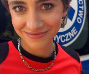 Na sygnale na planie. Karolina (Klaudia Janas)