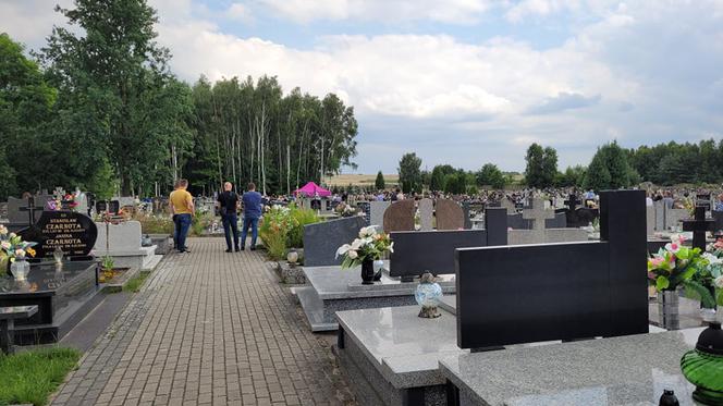Pogrzeb ofiar zabójstwa w Borowcach. Gianni pożegnał swoich bliskich [ZDJĘCIA]