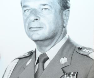 Czesław Kiszczak - zdjęcia z różnego okresu