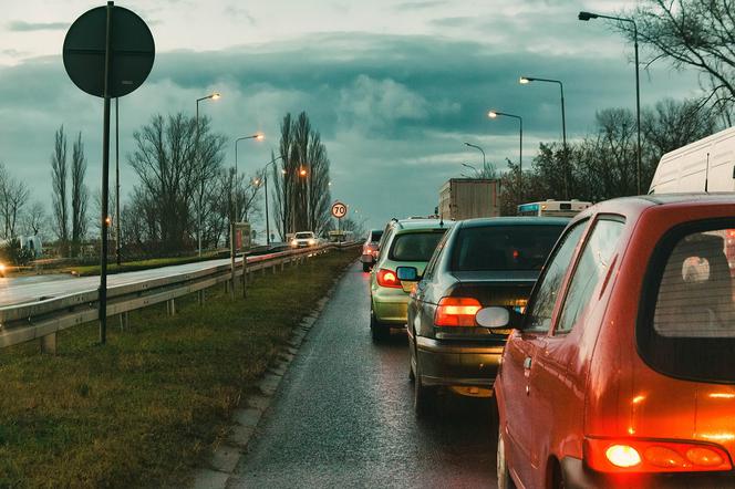 Poznań: Udogodnienia dla rowerzystów i pieszych kosztem kierowców! Co się zmieni?