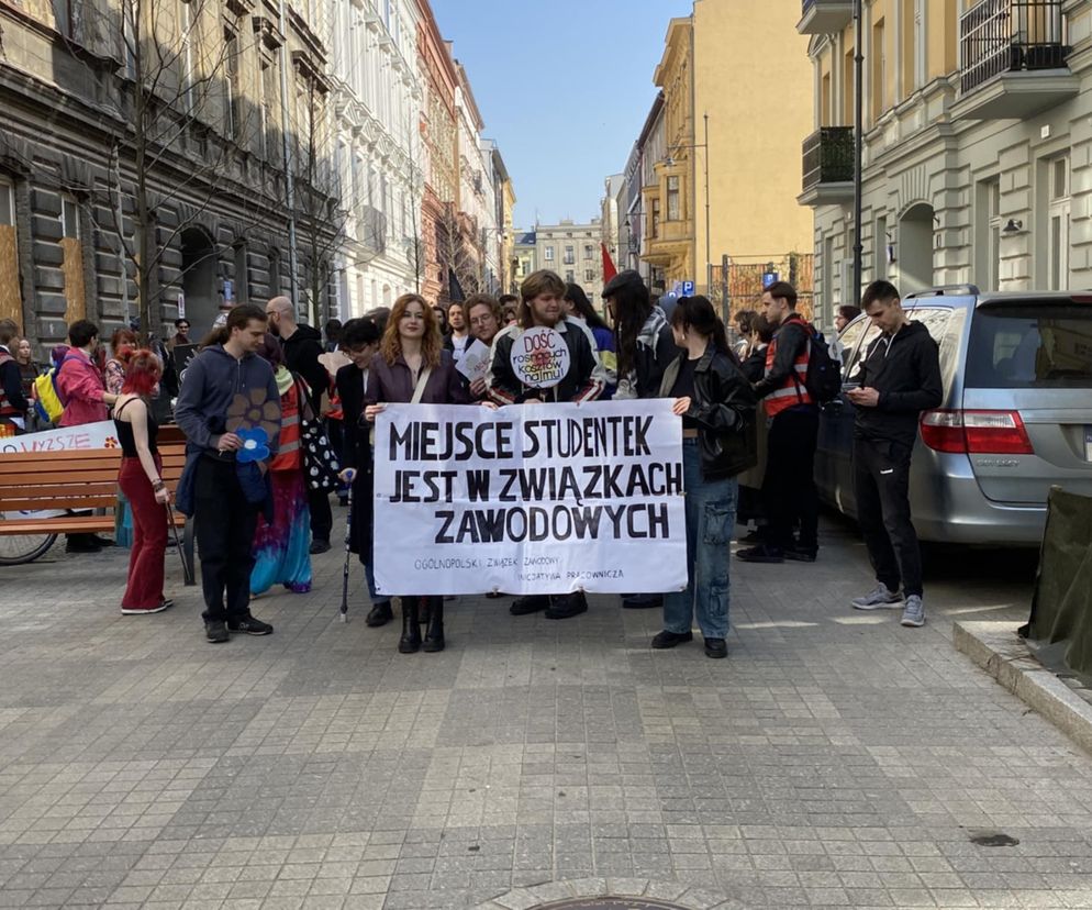 Przez centrum Łodzi przeszła Socjalna Manifa. Okazją był Dzień Kobiet