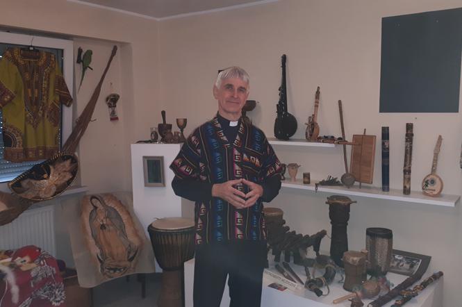 br. Hieronim Majka ze Zgromadzenia Ducha Św. w Muzeum Misyjnym 